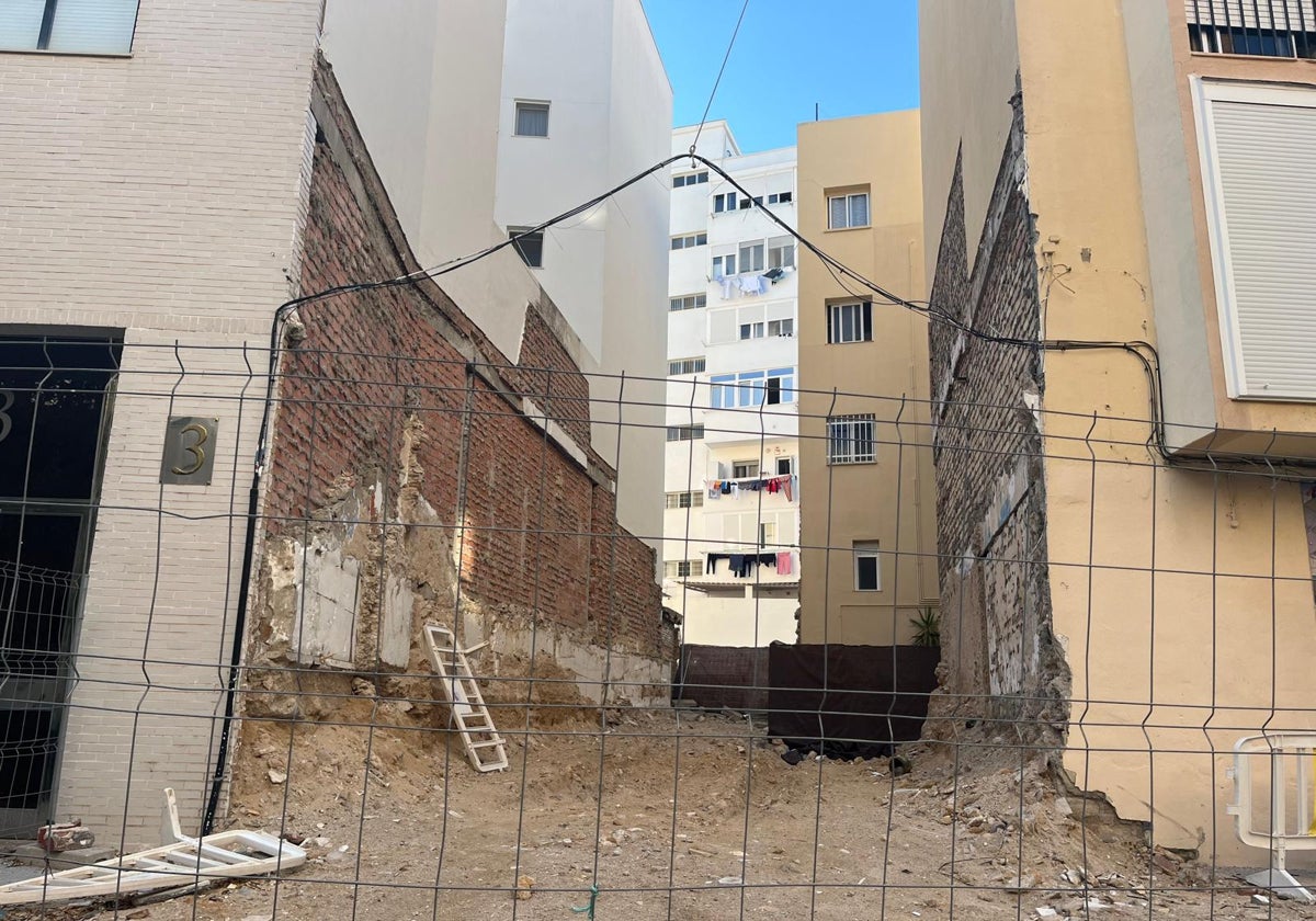 El chalé más pequeño de Cádiz ya es historia