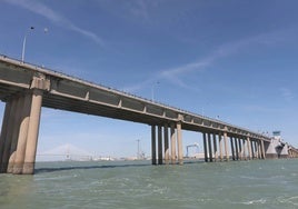 El Ayuntamiento de Cádiz no se moja con el nuevo nombre del puente José León de Carranza