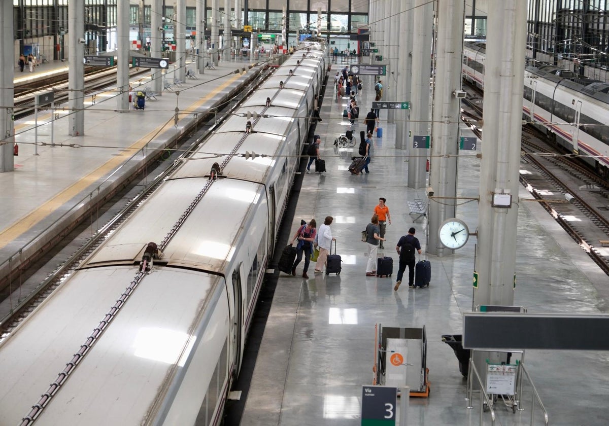 Renfe refuerza el servicio en verano