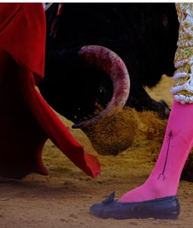 Imagen secundaria 2 - Perera y Talavante salen a hombros en Sanlúcar, en una corrida que quedó en mano a mano tras la cogida de El Melli