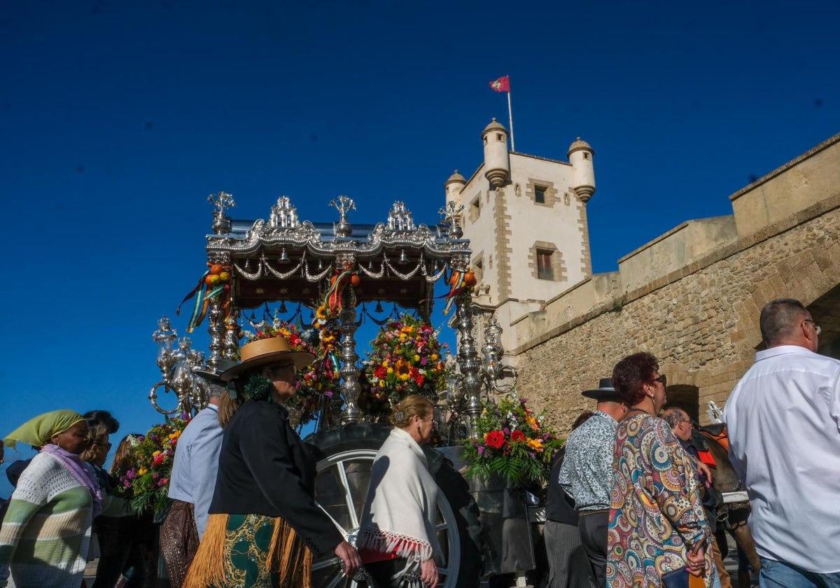 Cortes y modificaciones en el tráfico en Cádiz con motivo de la salida de la hermandad del Rocío