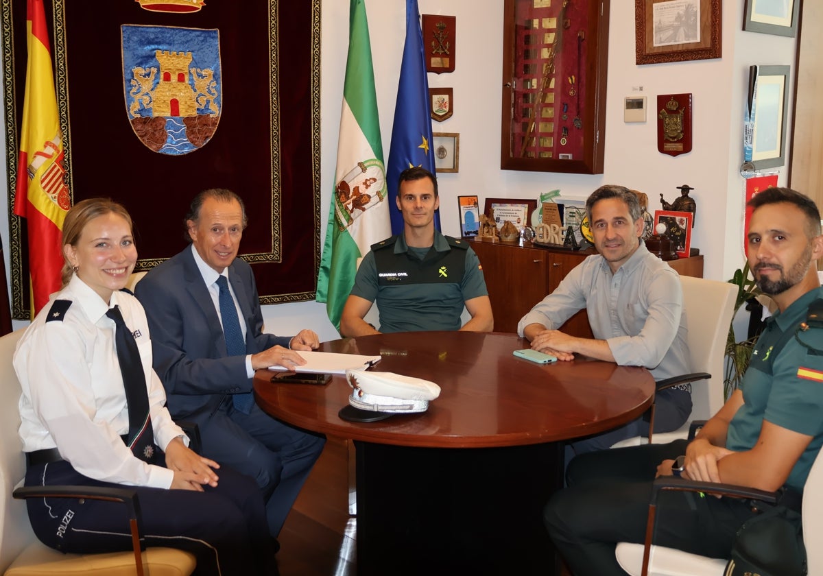Chiclana contará este verano con una agente de policía alemana para colaborar con los turistas