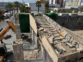 La Autoridad Portuaria de la Bahía de Cádiz comienza una esperada demolición en la Punta de San Felipe