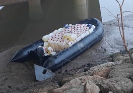 Petaqueros en el río Iro de Chiclana: el goteo que no cesa