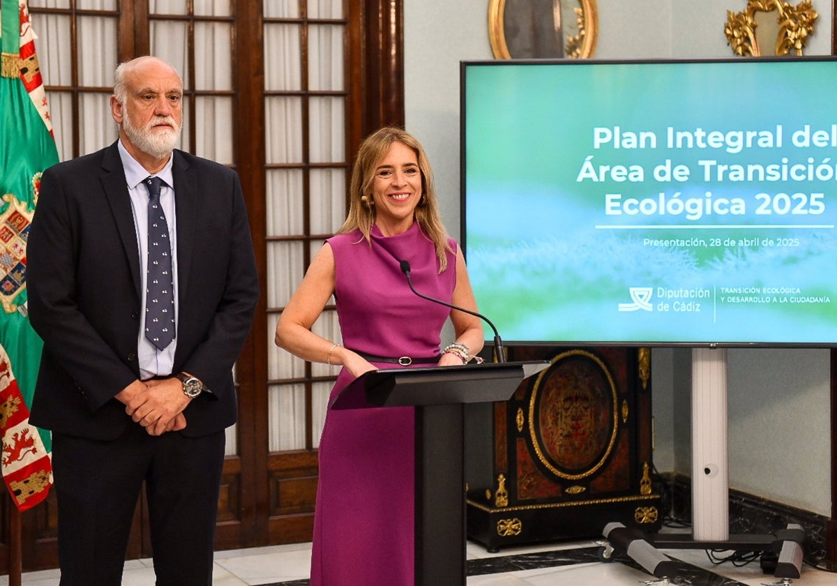 Almudena Martínez y Javier Vidal presentando el Plan Integral de Transición Ecológica.