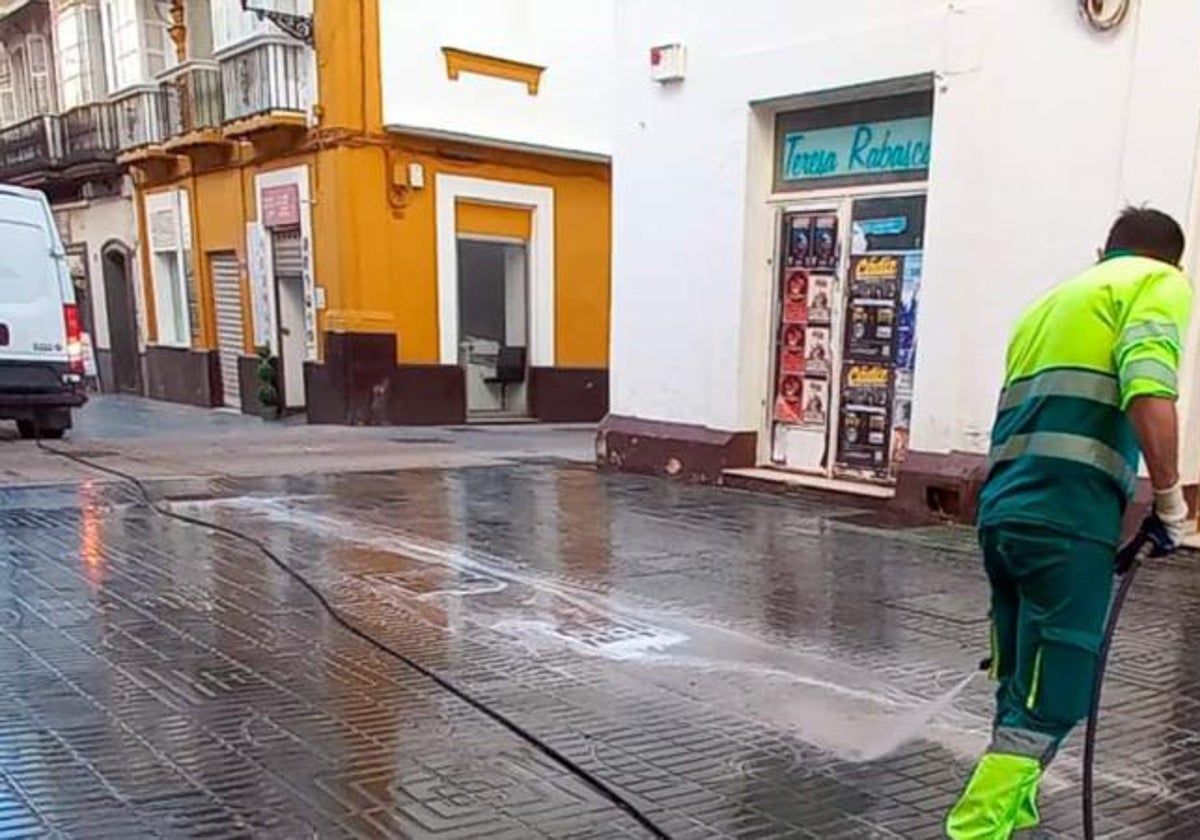 El PSOE de Cádiz solicita al gobierno municipal información sobre los expedientes sancionadores a la empresa de limpieza
