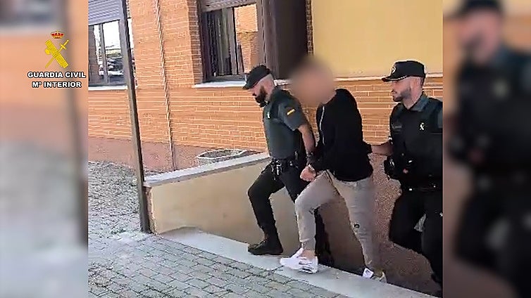 Detenidos tras intentar robar en una nave en Setenil de las Bodegas y tratar de atropellar a dos policías locales en Puerto Serrano