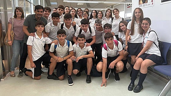 Los alumnos de Las Esclavas de El Puerto visitan el periódico LA VOZ de Cádiz