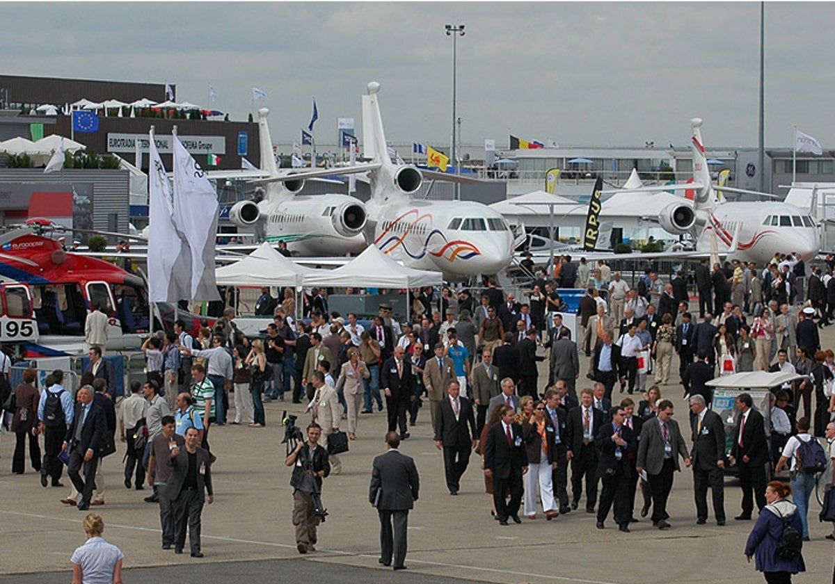 Inauguración del Salón Aeronáutico, en París