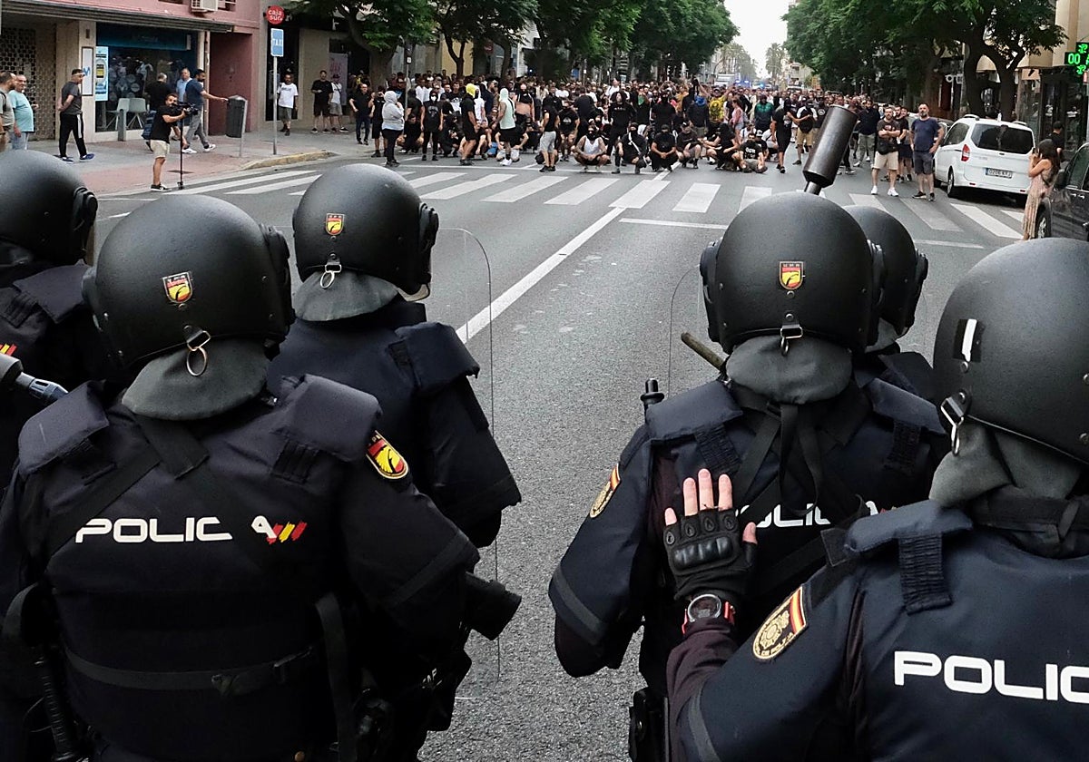 La segunda jornada de huelga en el Metal transcurre sin incidentes en ...