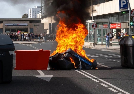 Huelga del metal en Cádiz: el vandalismo y las barricadas elevan la factura a casi 60.000 euros