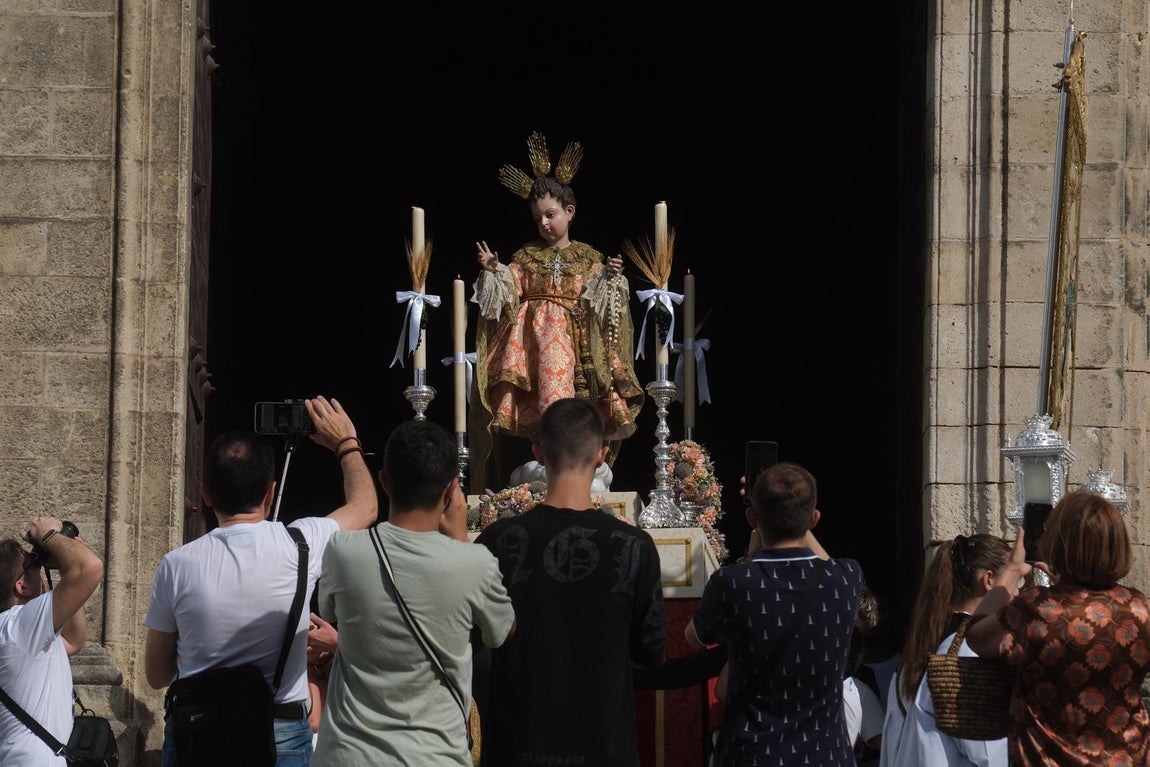 Traslado de imágenes para el Corpus de Cádiz