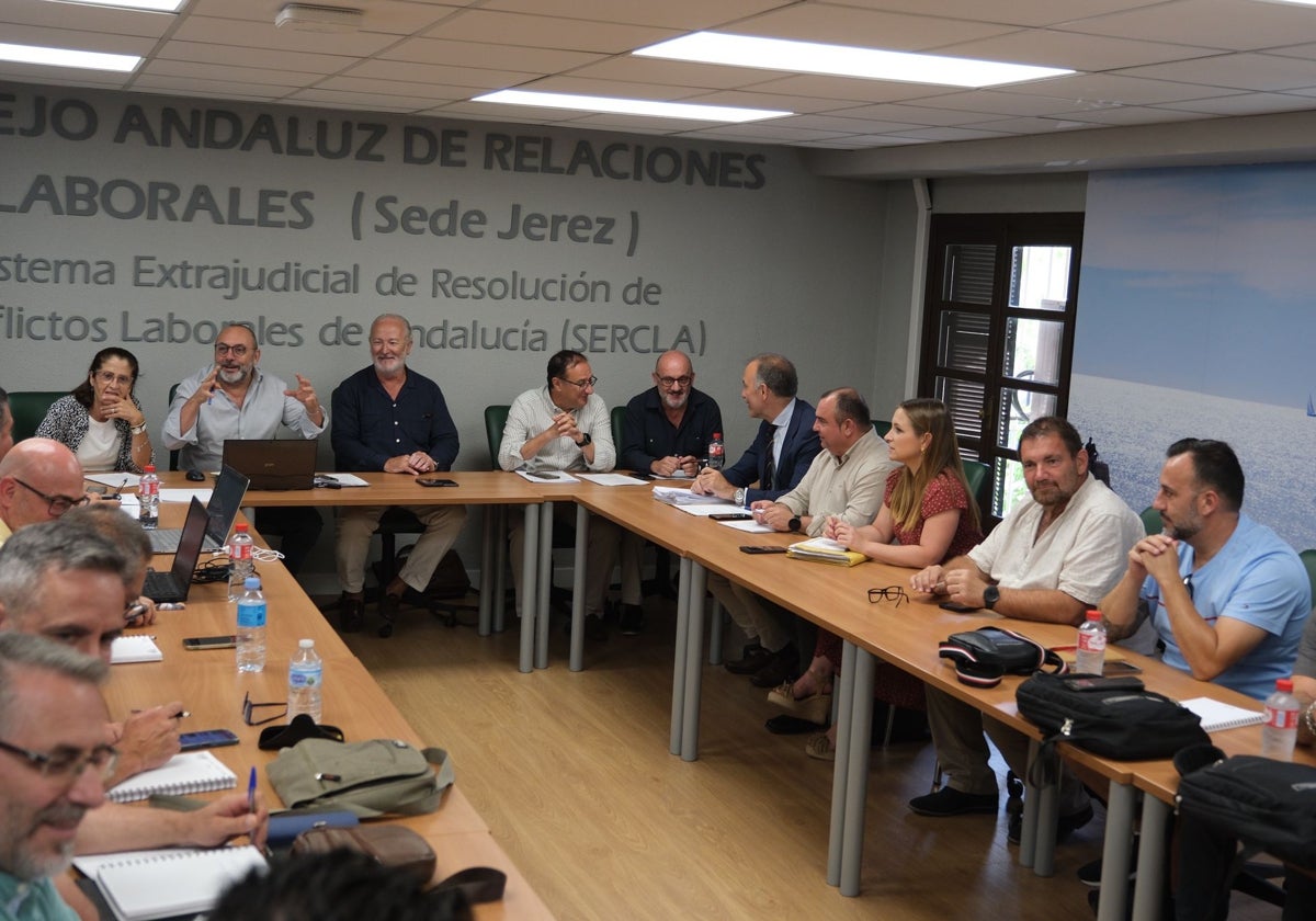 Momento de la reunión en el SERCLA