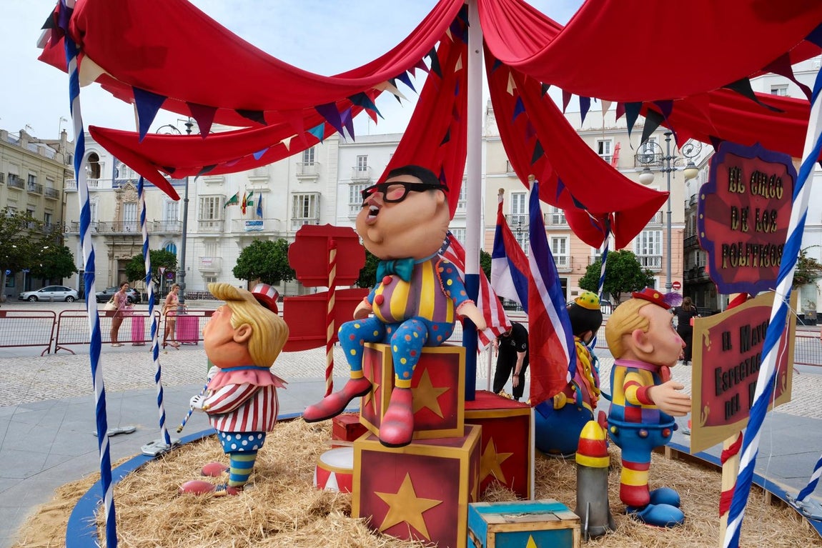 Cádiz celebra la tradicional quema de los Juanillos con sátira y fuego para recibir el verano