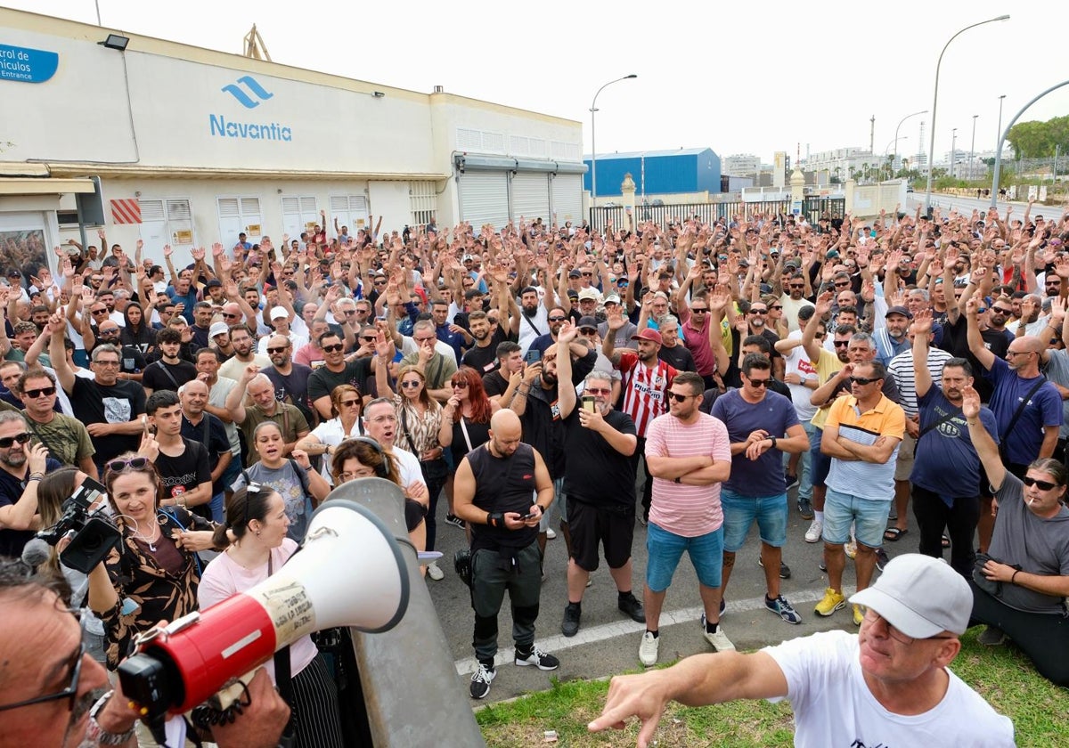 Votación en el astillero de Cádiz de los trabajadores de las subcontratas