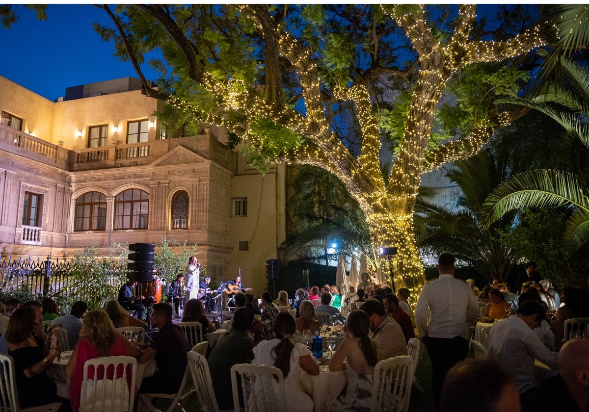 Vuelven las cenas musicales con «duende» en el Casa Palacio María Luisa de Jerez para dar la bienvenida al verano