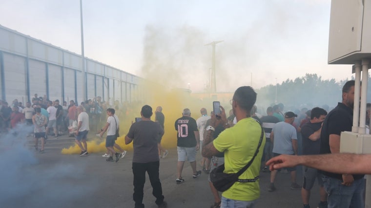 Huelga del Metal en Cádiz: trabajadores deciden en asamblea seguir con las protestas pese al acuerdo que aprobó el nuevo convenio