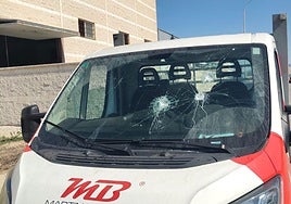 A pedradas contra una furgoneta en el Río San Pedro