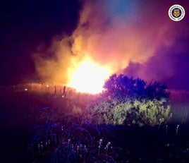 Nuevo incendio en Cádiz: arde de madrugada una superficie de 10.000 metros cuadrados en Paterna de Rivera
