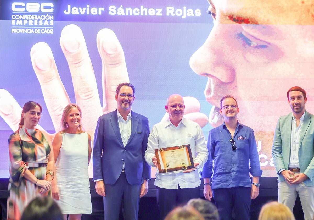 Honores de la CEC a Javier Sánchez Rojas por su labor durante casi cuatro décadas