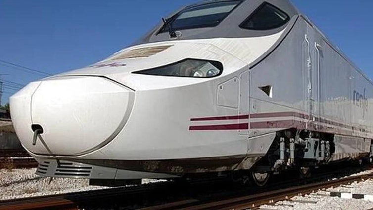 La conexión ferroviaria entre Cádiz y Madrid descarrila: el cuarto Alvia no cubre toda la demanda