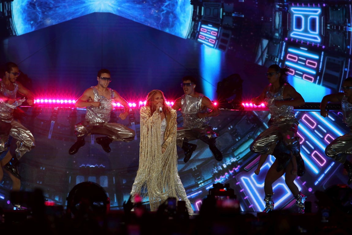 El huracán JLo arrasa en Cádiz