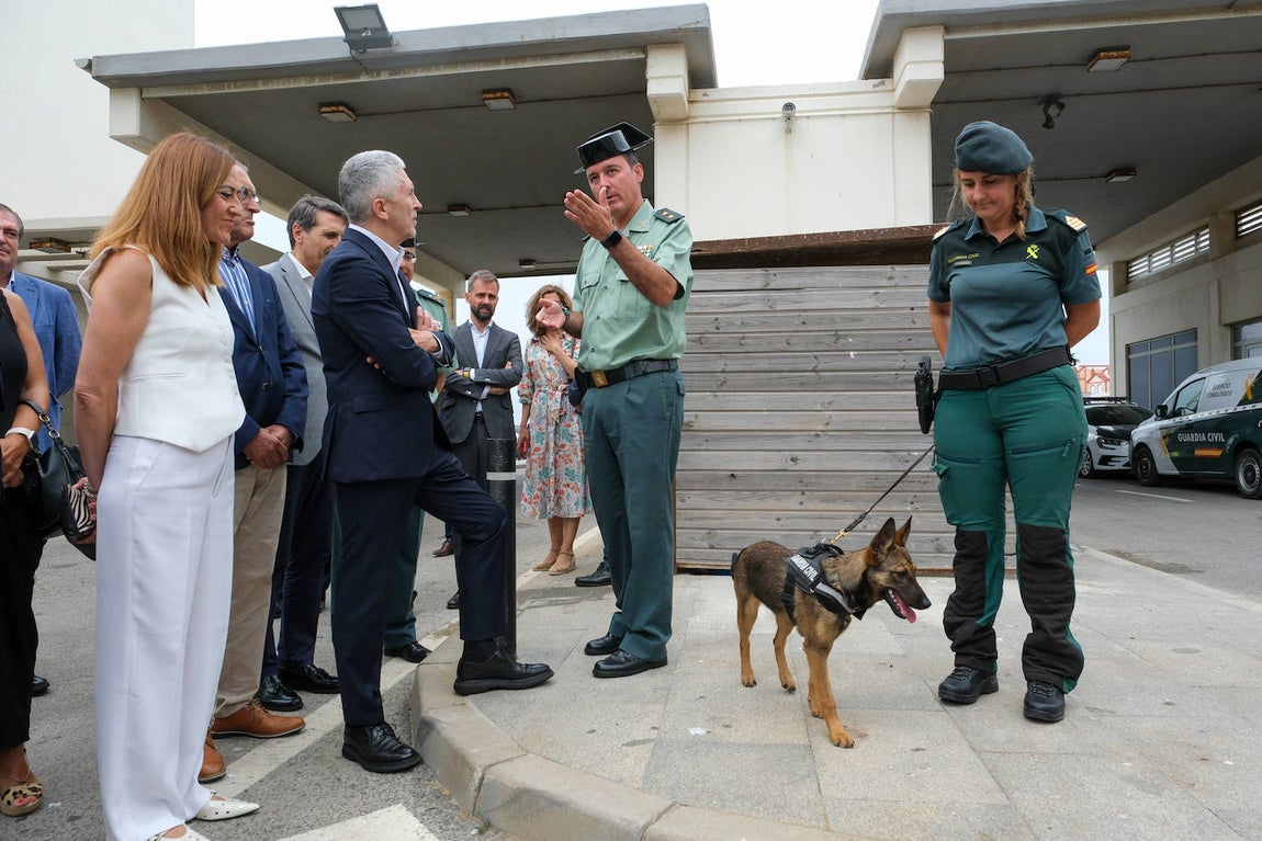 Fotos: Grande-Marlaska visita el puerto de Tarifa