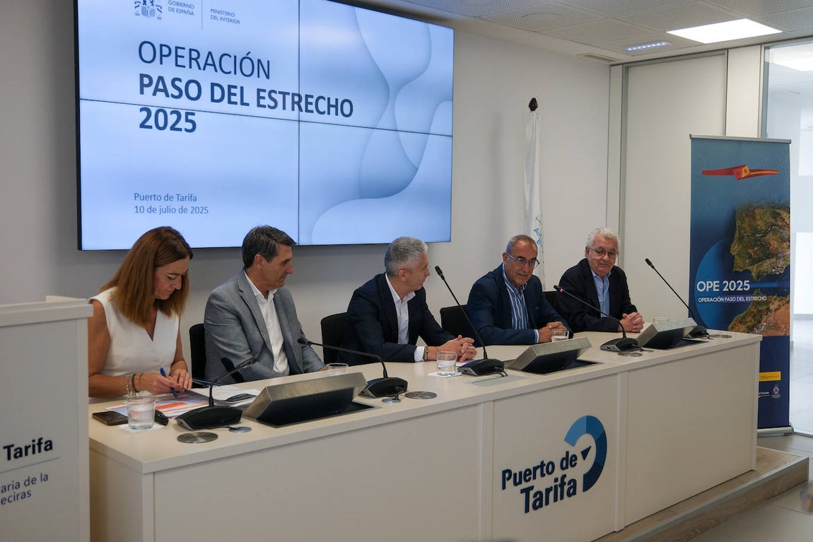 Fotos: Grande-Marlaska visita el puerto de Tarifa