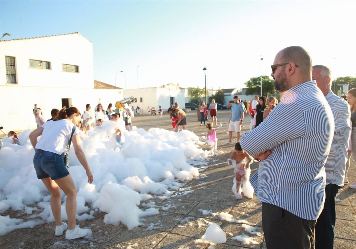 El poblado de Doña Blanca del Puerto celebra sus fiesta de verano con atracciones, música y fiesta del agua
