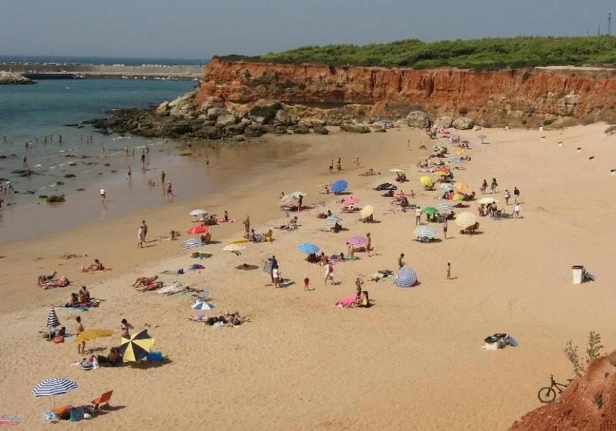 Vista de la Cala del Aceite en Conil