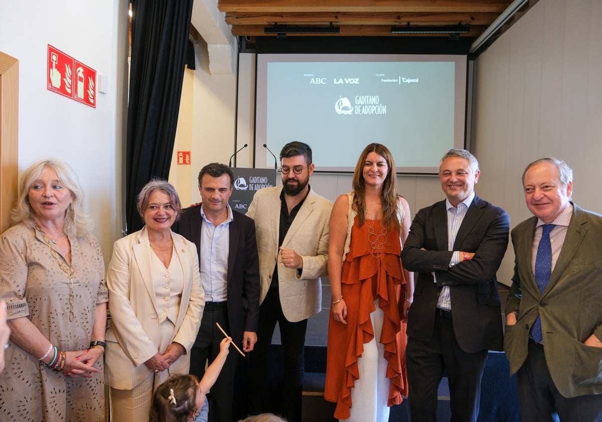 Mercedes Colombo Roquette, Blanca Flores Cueto, Bruno García, de León Manu Sánchez, María Almagro, Alberto García Reyes y Álvaro Rodríguez Guitart