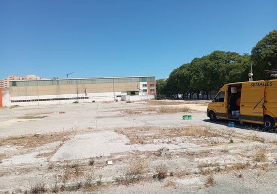 Solar junto al estadio Carranza que servirá de aparcamiento de Zona Verde