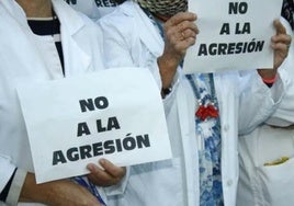Manifestación de sanitarios contra las agresiones.