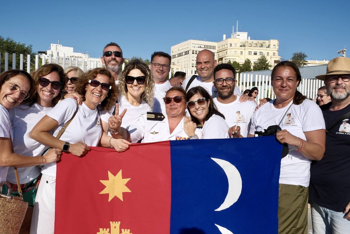 Fotos: Emotivo recibimiento a la dotación del &#039;Elcano&#039; en Cádiz