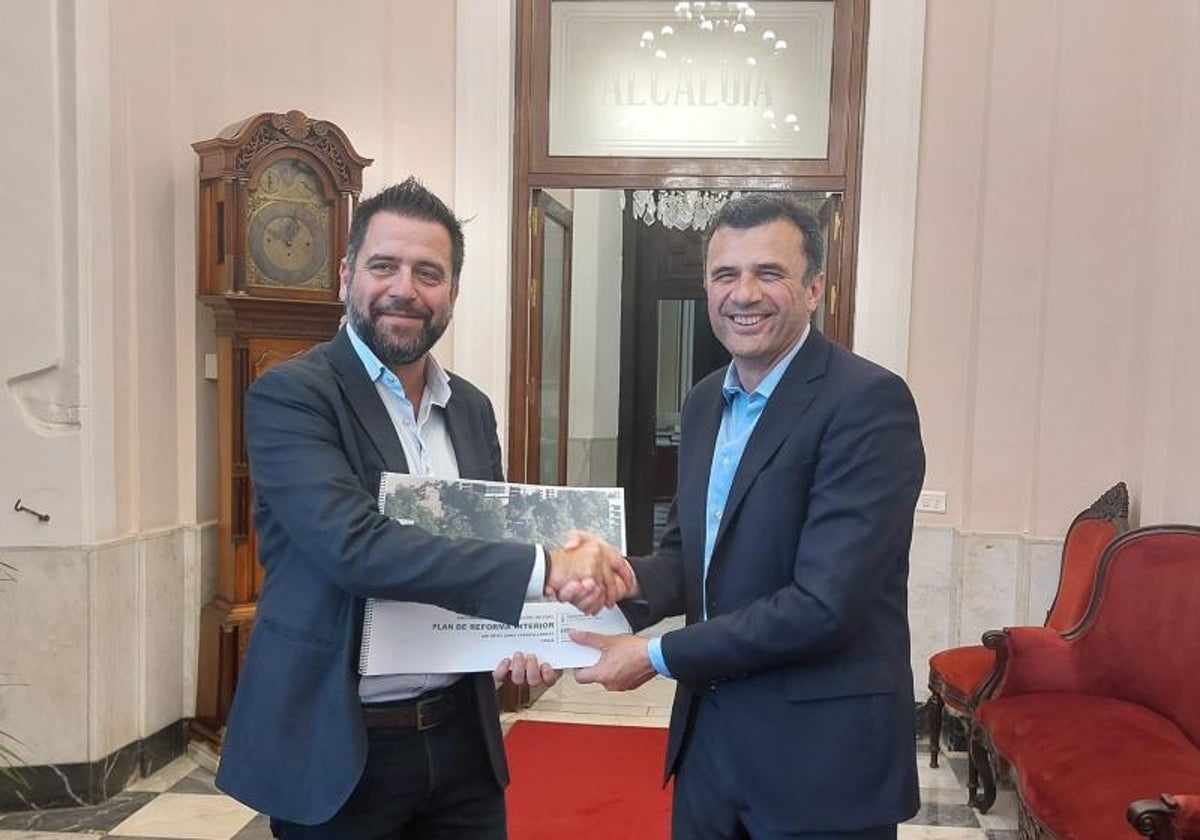 Fran González y Bruno García cuando sellaron el acuerdo de Navalips