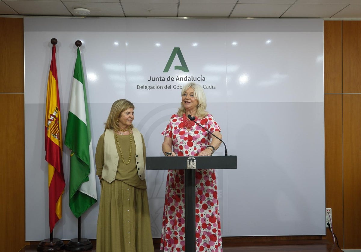 Isabel Paredes y Mercedes Colombo presentando las novedades del próximo curso escolar