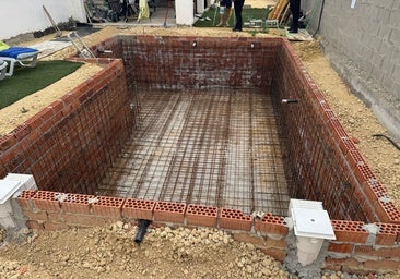 Precintan una parcela ilegal en Chiclana donde ya se estaba haciendo hasta una piscina