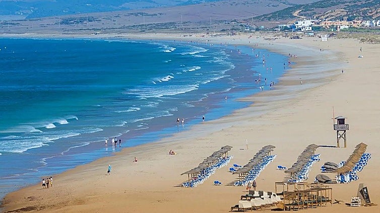 Esta playa de Cádiz es la versión 'low cost' de Punta Cana según una revista: «Aguas cristalinas iguales a las del Caribe»