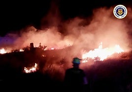 Alerta por un incendio en Chiclana próximo a un transformador eléctrico