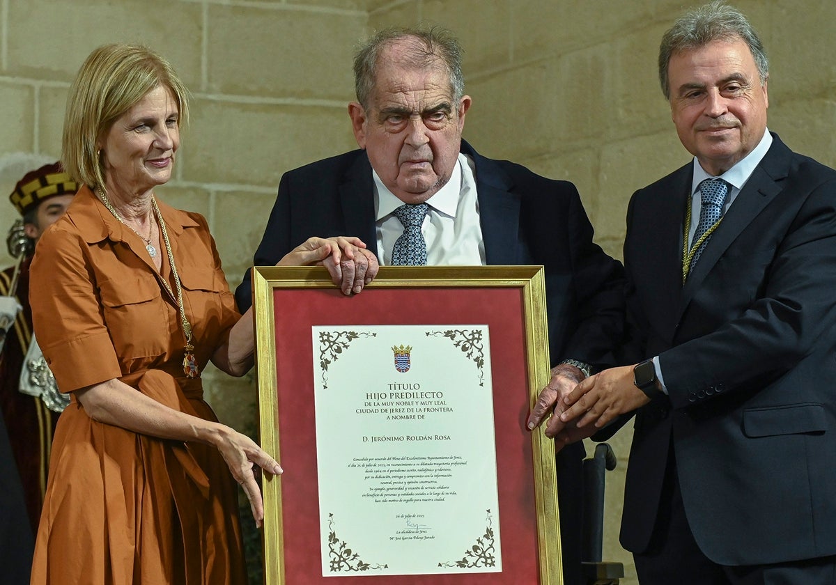 Jerónimo Roldán recibe el título de Hijo Predilecto de Jerez