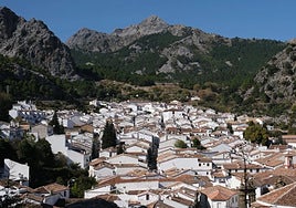 Prada y Loewe van a este pueblo de Cádiz para comprar un producto único