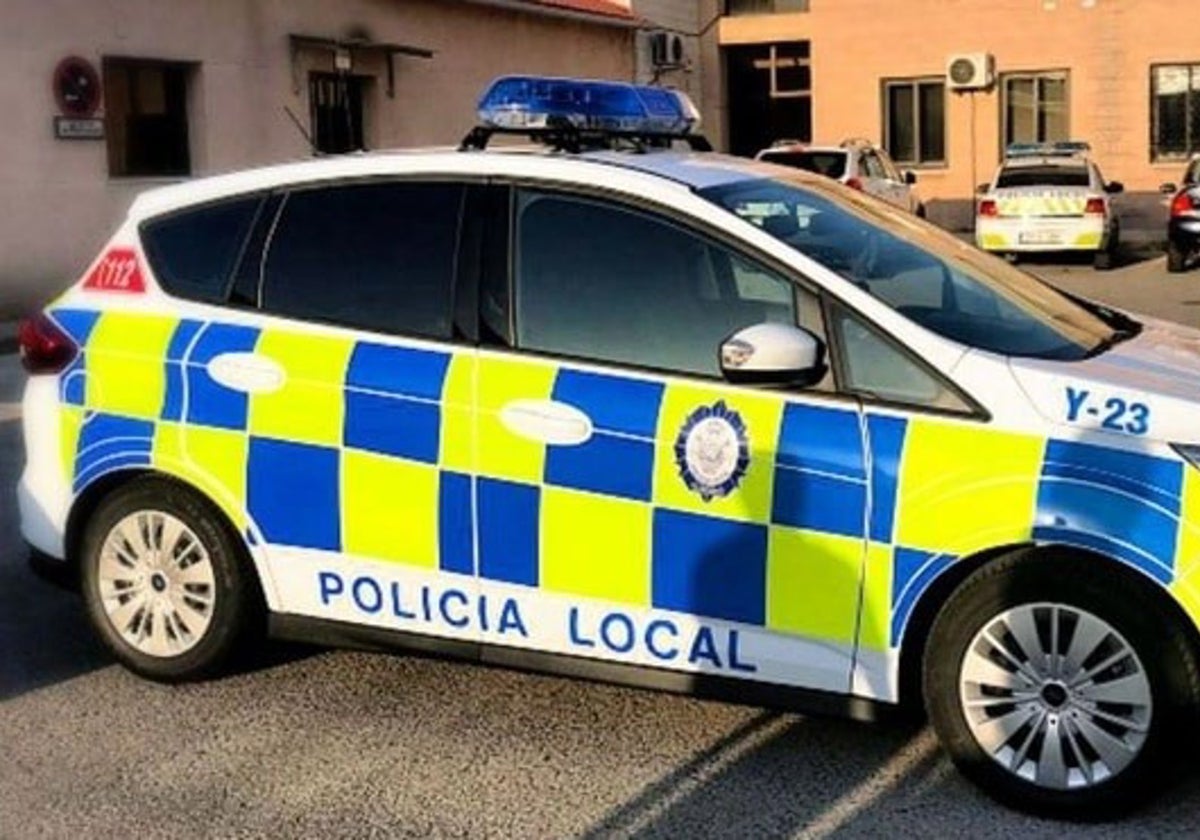 Un motorista sin carné, sin seguro y sin ITV causa un accidente en Algeciras
