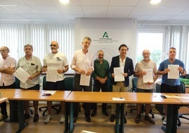 El conflicto laboral de los autobuses urbanos de Cádiz se cierra con la firma del acuerdo definitivo