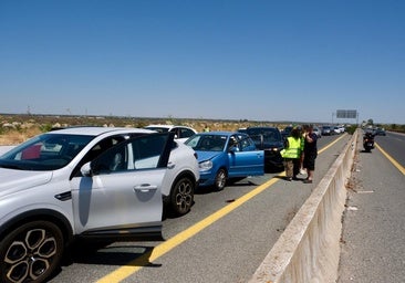 Un choque múltiple en Tres Caminos provoca retenciones en plena Operación Salida
