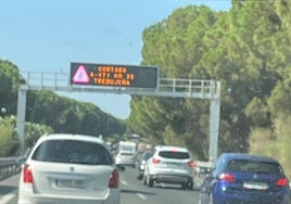 La autopista Sevilla-Cádiz vuelve a ser el punto negro de la Operación Salida: retenciones kilométricas