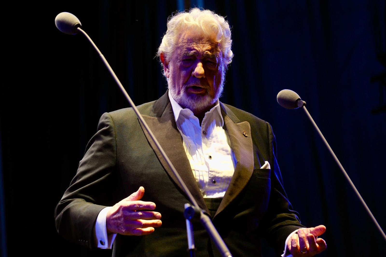 La voz de Plácido Domingo retumba en Chiclana