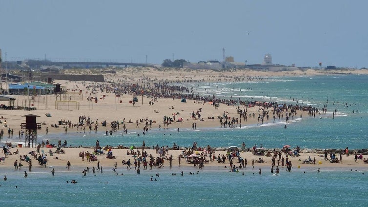Cádiz se salva este lunes de los avisos de la Aemet por la ola de calor