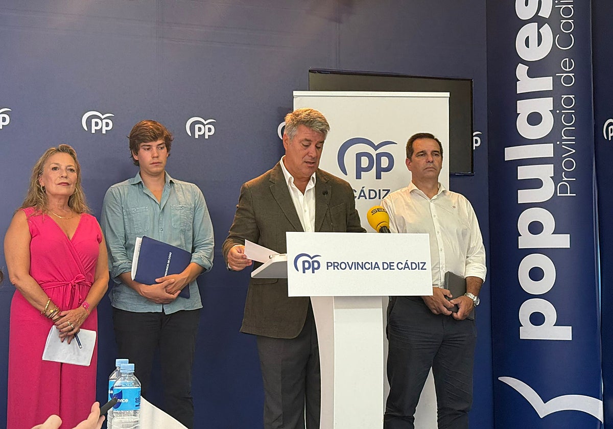 Los diputados nacionales del Partido Popular de Cádiz han presentado su informe semestral este lunes.