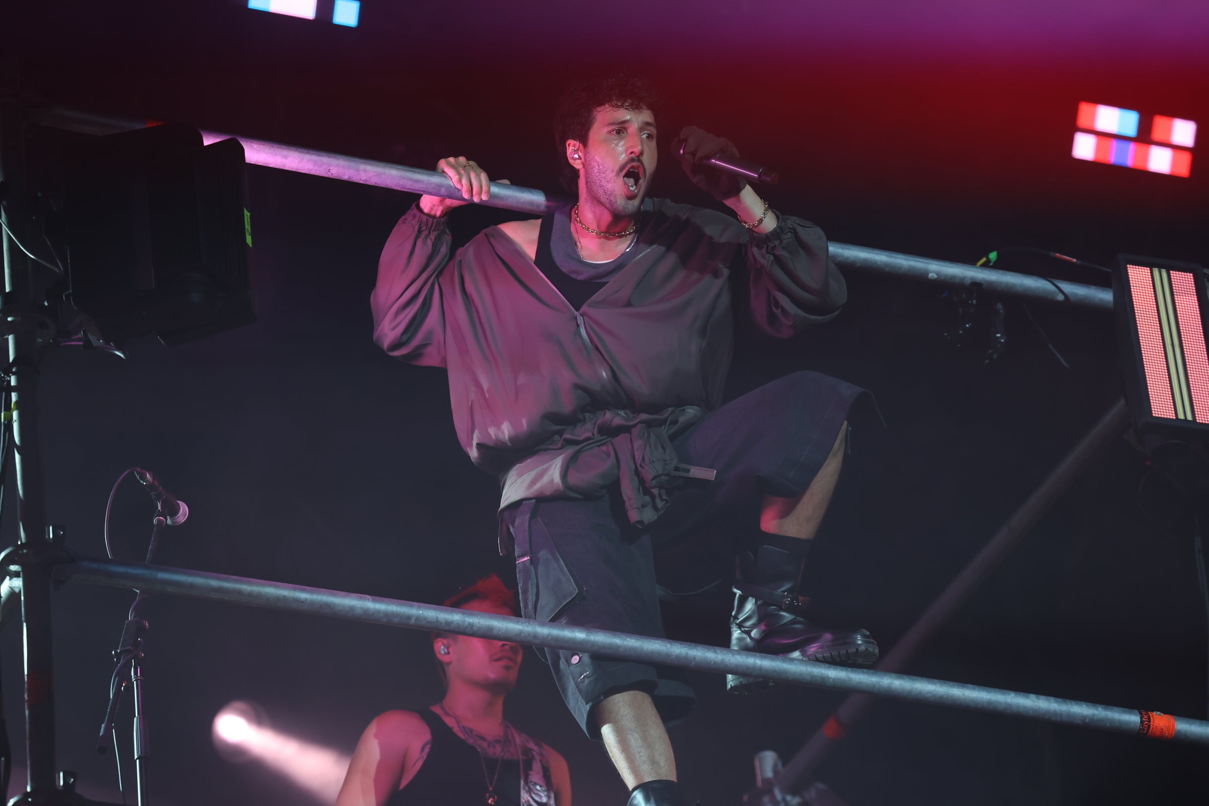 Sebastián Yatra, ritmo y romance frente al mar en Concert Music Festival