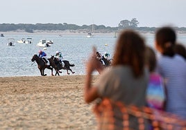 Fotos: Así ha sido el primer ciclo de la Carreras de Caballos de Sanlúcar 2025